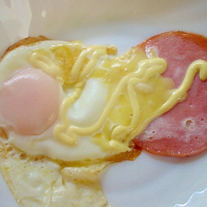 マヨ&にんにくで❤ピザ用チーズ&ハムエッグ